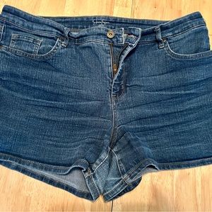 Jessica Simpson denim shorts